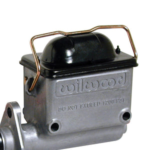 Example of Wilwood's High Volume Mastyer Cylinder with Cover in place.